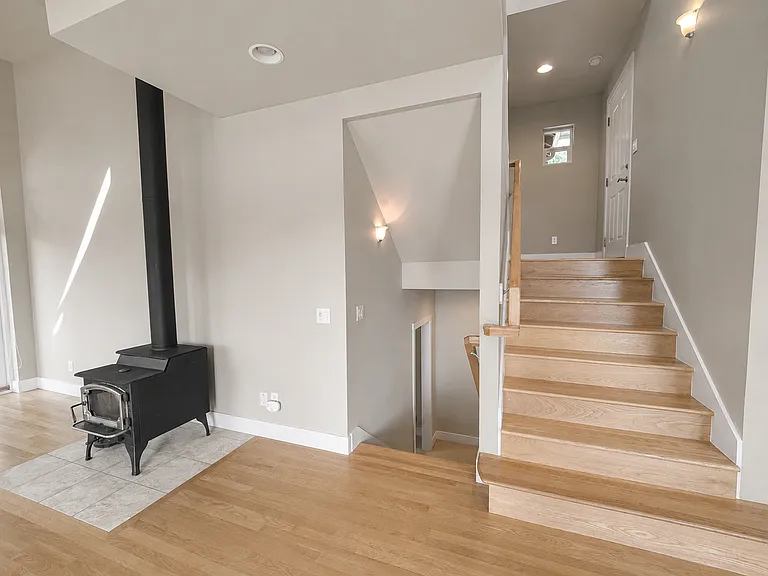 1821 NW Iowa Ave — Photo 25