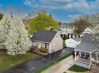 6643 Ravinia Dr, Tinley Park, IL 60477