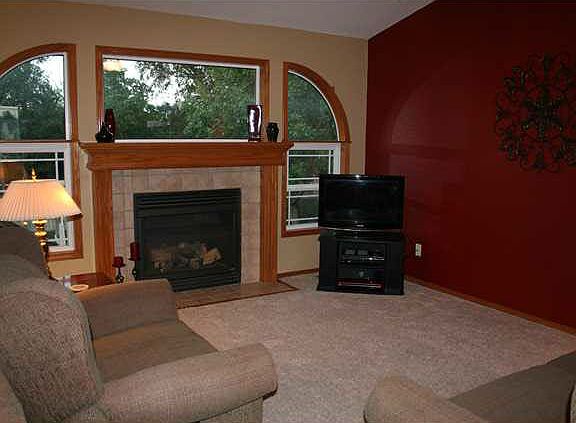 2nd image of 1850 Lakeland Dr