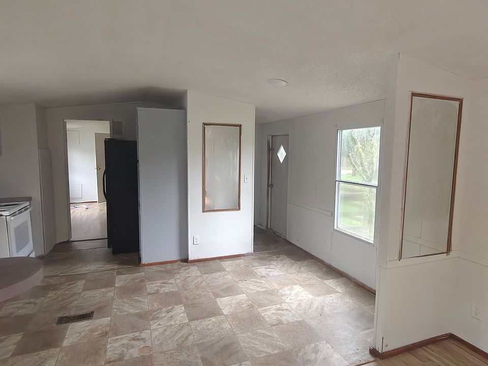 1st image of 132 Wyles Ln