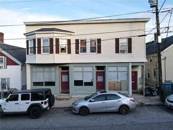 52 Spring St, Lincoln, RI 02838