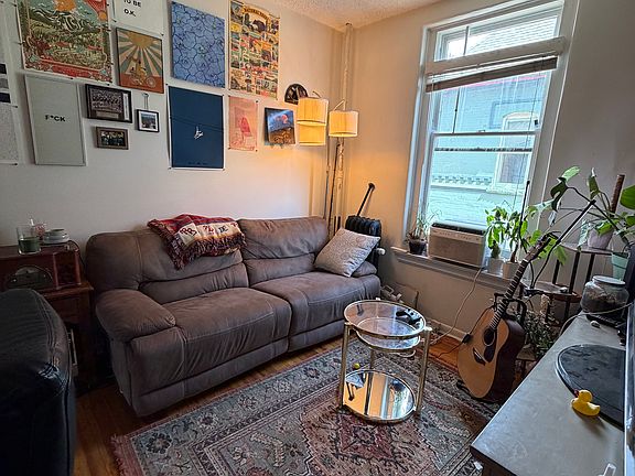 4th image of 301 E Magnolia St APT 1M