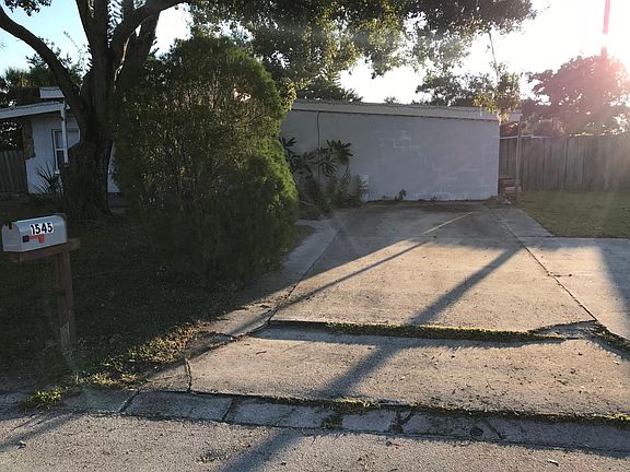 2nd image of 1545 Hillcrest Dr