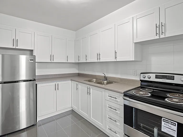 1055 Bloor St — Photo 10