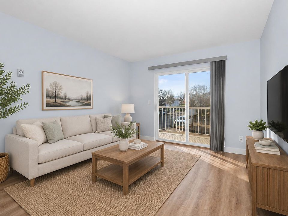 1st image of 45669 McIntosh Dr #220