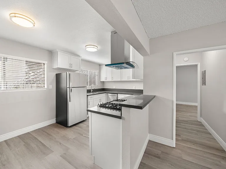 1345 N San Gabriel Ave — Photo 3
