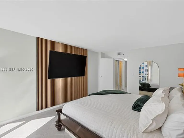 2401 Collins Ave #1406 — Photo 26