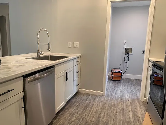 3827 Woodmere Ct — Photo 4