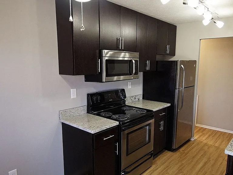 Westwood Apartments - SP Lafayette LLC — Photo 32