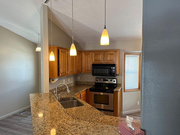 4th image of 3360 Creek Side Dr
