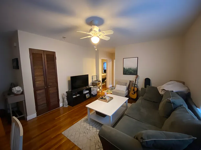 120 Sutherland Rd — Photo 2