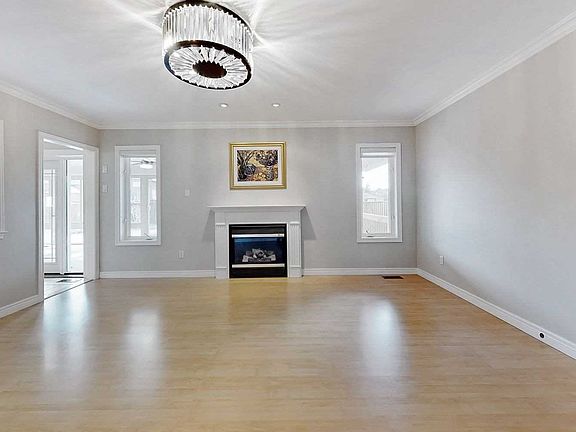 4th image of 1566 Oakburn St