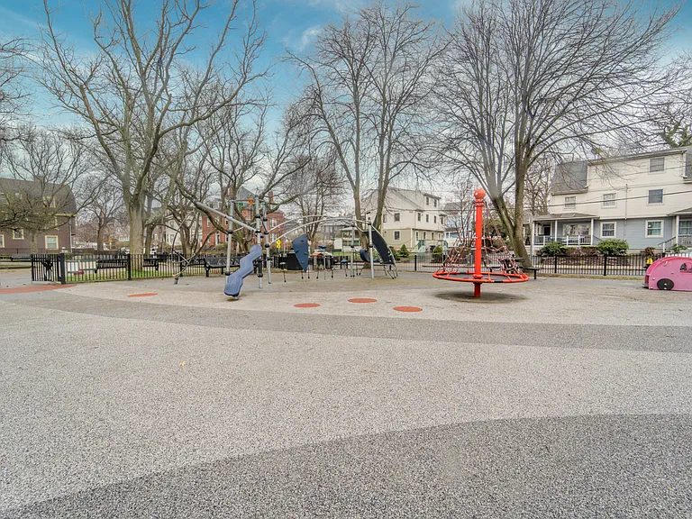 86 Winthrop St #1 — Photo 33