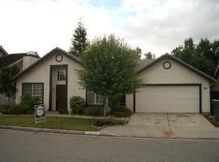 2096 E Chennault Ave, Fresno, CA