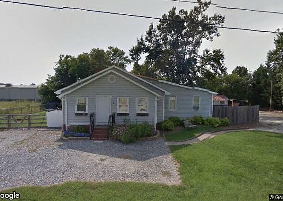 1st image of 109 Oak St