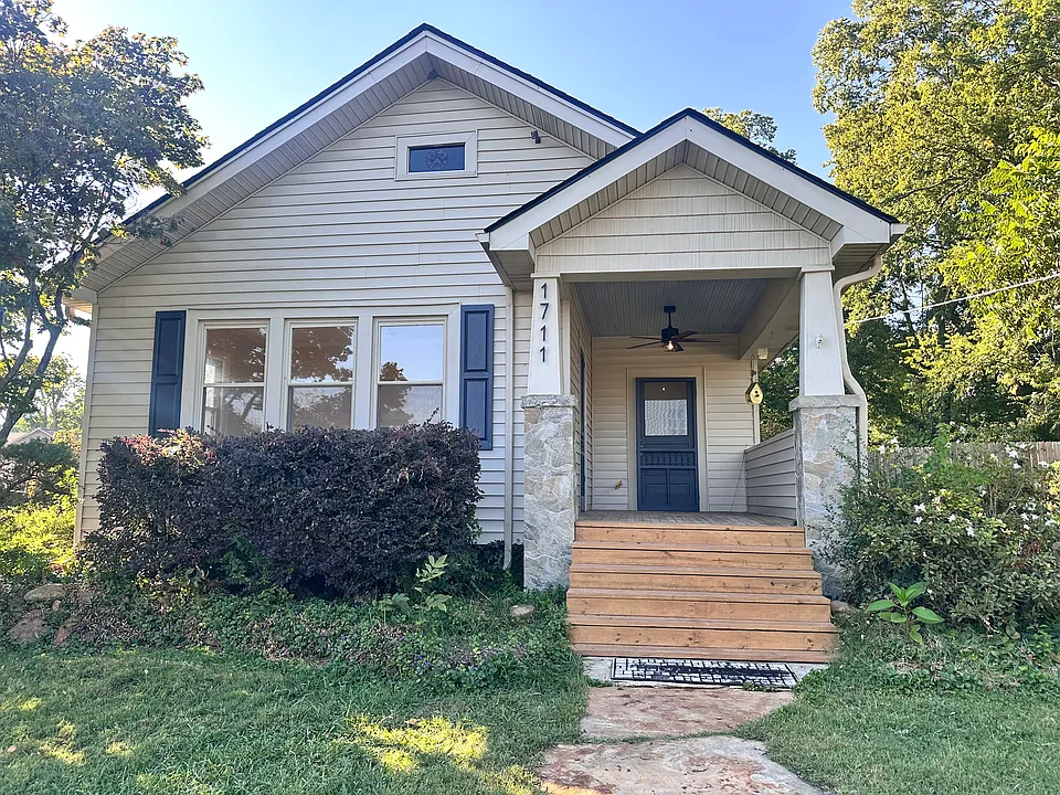 1711 Leconte Dr