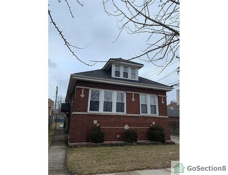 8639 S Marquette Ave photo 1