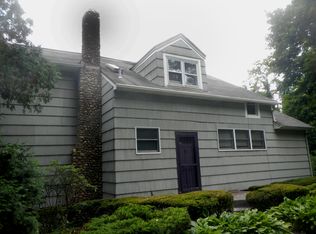 142 Cuba Hill Rd, Huntington, NY 11743