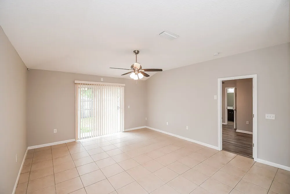 4 bed, 2.0 bath, 1740 sqft, $2,190 — Photo 3