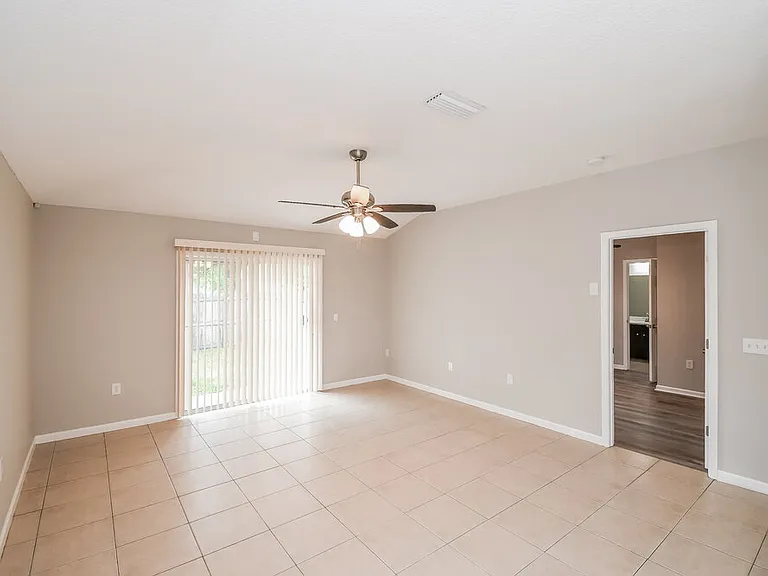 5107 Johnson Creek Dr — Photo 3