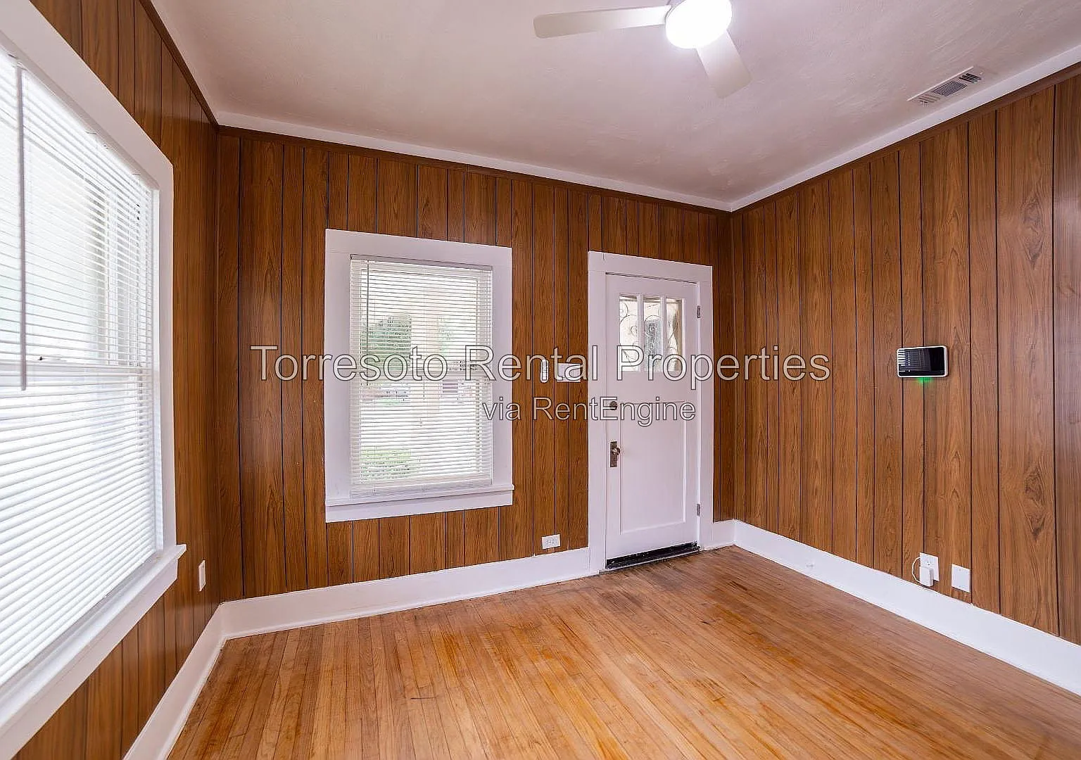 4 bed, 1.0 bath, 5998 sqft, $1,650 — Photo 1