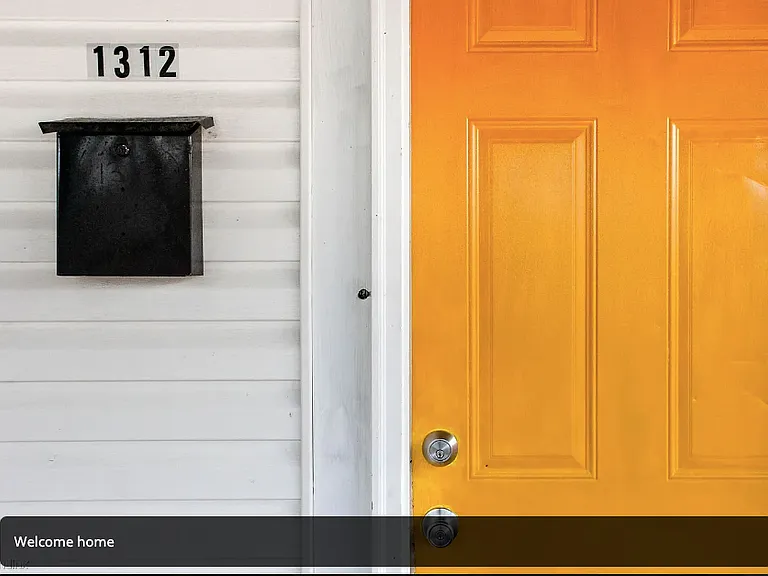 1312 N Oxford St — Photo 2