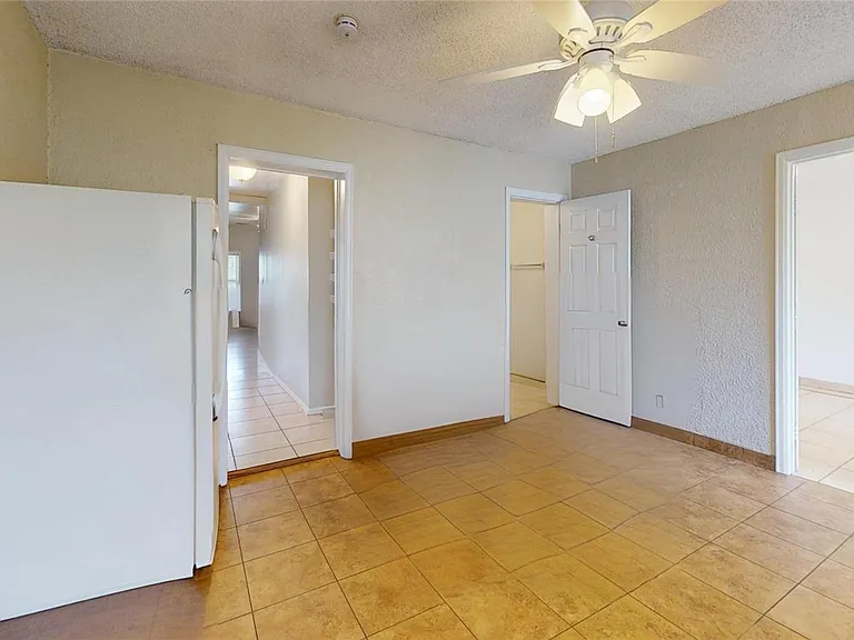 810 Lowell Blvd — Photo 21