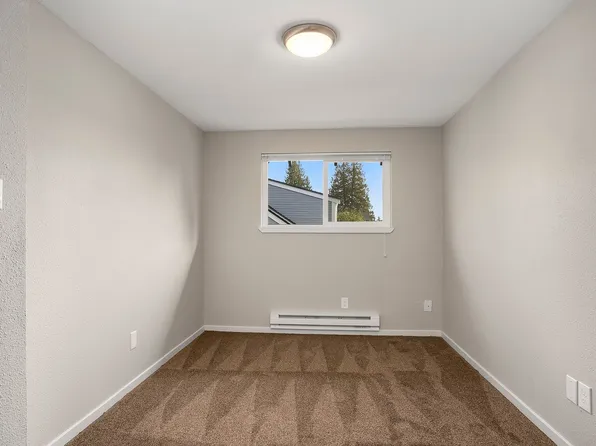 Pioneer Avenue Townhomes, 305 13th St SW #D, Puyallup, WA 98371