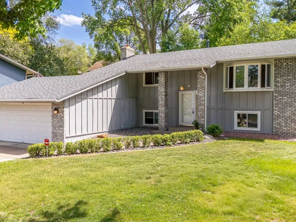 1630 Camelot Ln NE, Fridley, MN 55432
