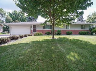 3459 Chatsworth St N, Shoreview, MN 55126