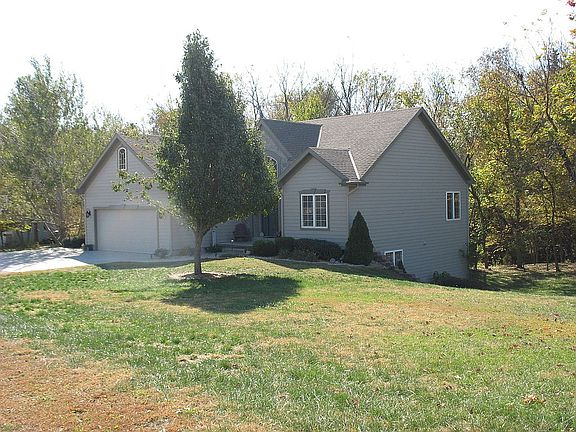 3rd image of 4320 Rebecca Ln