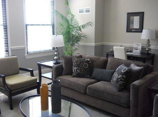 2300 N Lincoln Ave, Chicago, IL 60614