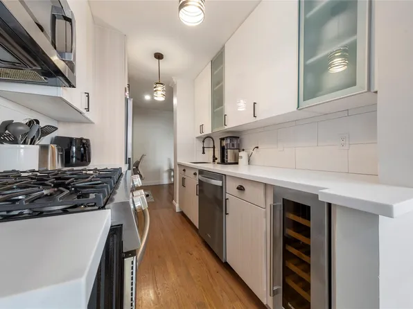 6 Birchwood Court #4C, Mineola, NY 11501