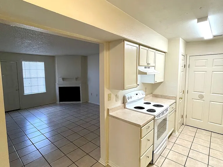 2705 Amanda Dr #A-D — Photo 9