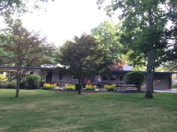 212 Oakridge Rd, Bear Creek Township, PA 18702