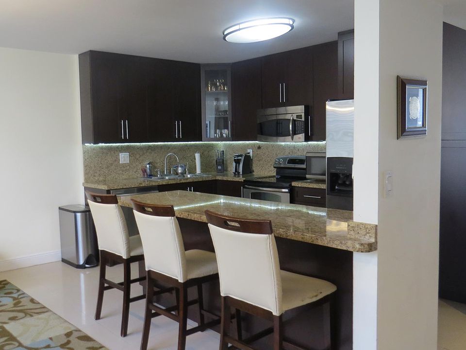 1st image of 20401 NE 30th Ave APT 322