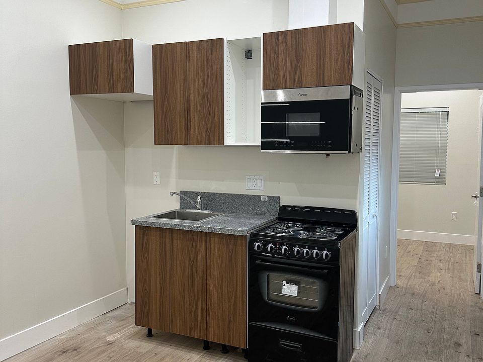 1st image of 14342 Tiara St #4