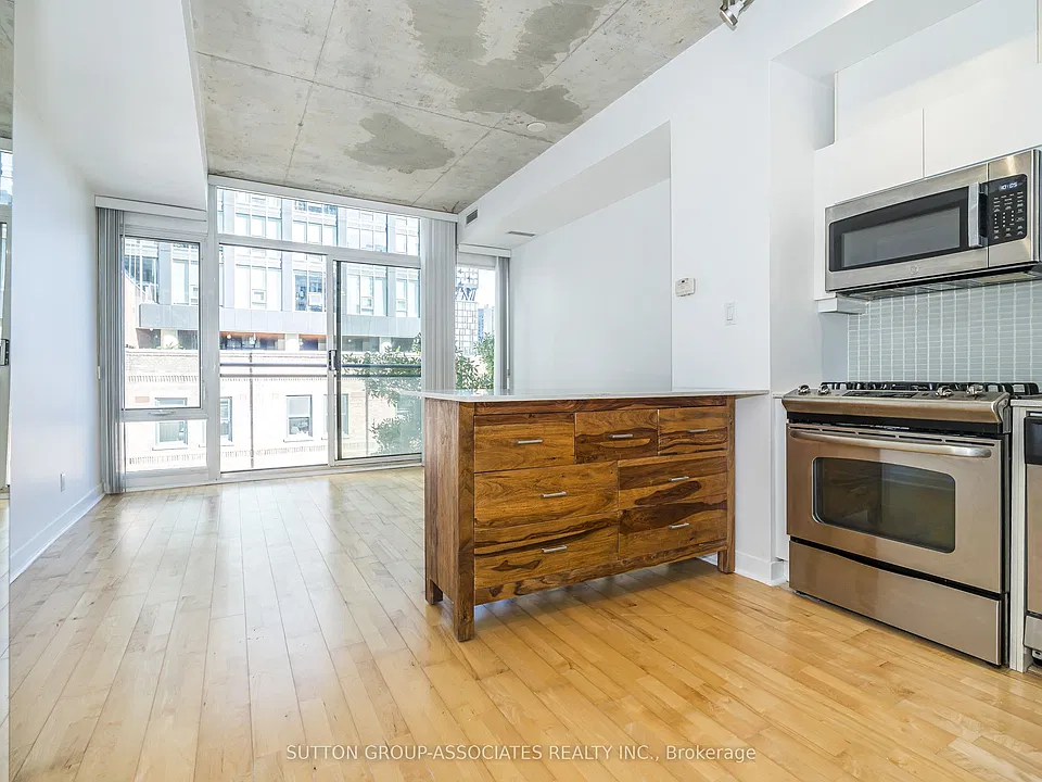 127 Queen St E #405