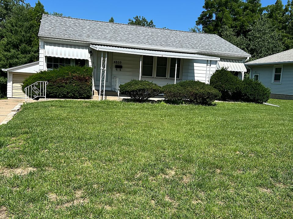 FRONT YARD VIEW FROM STREET