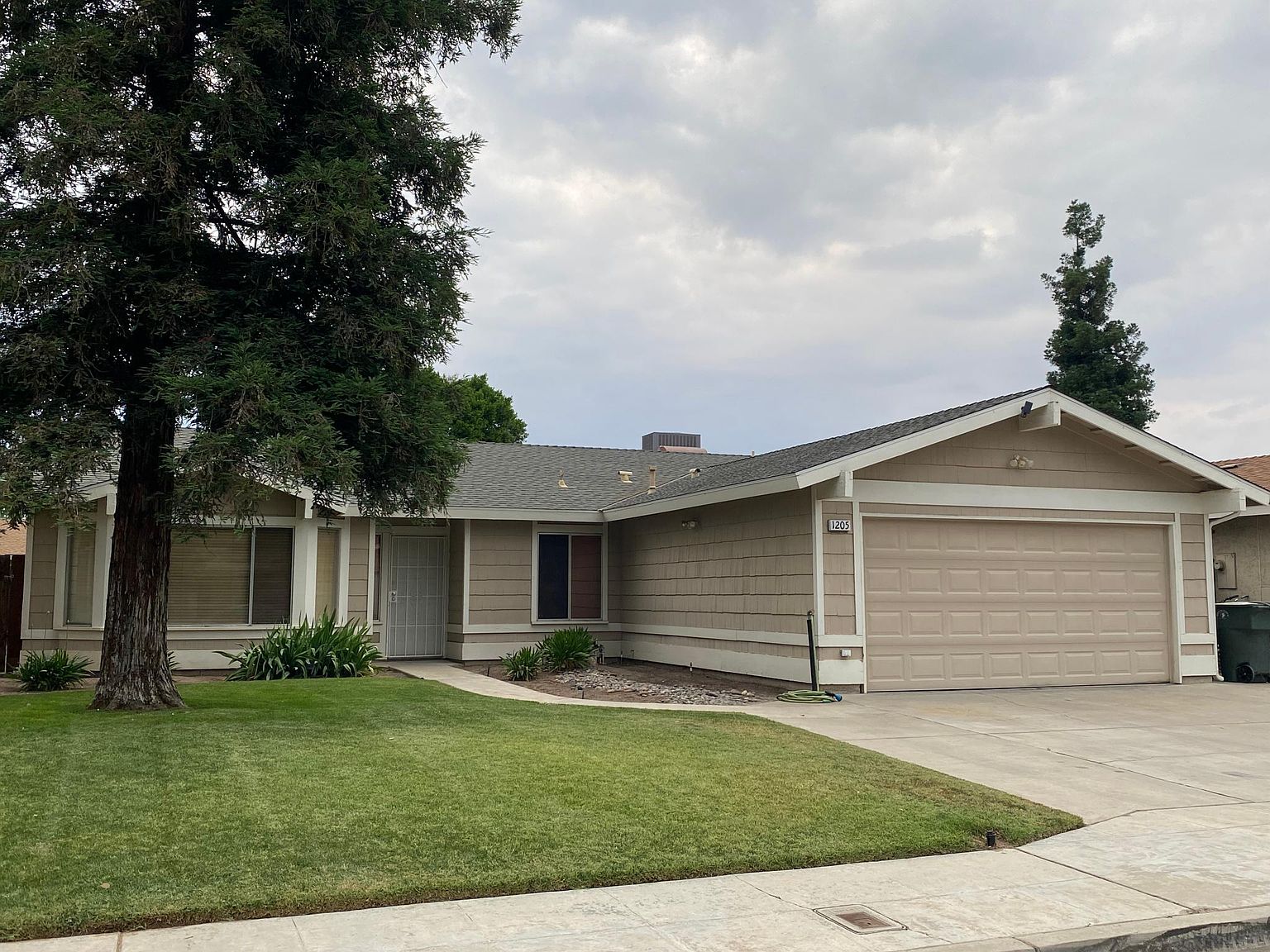 1205 Burlingame Ave, Clovis, CA 93612 | Zillow