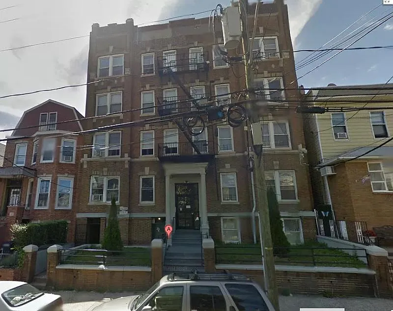 201 Claremont Ave #9
