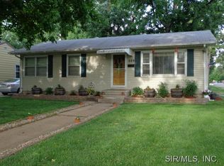 529 Sotier Pl, Wood River, IL