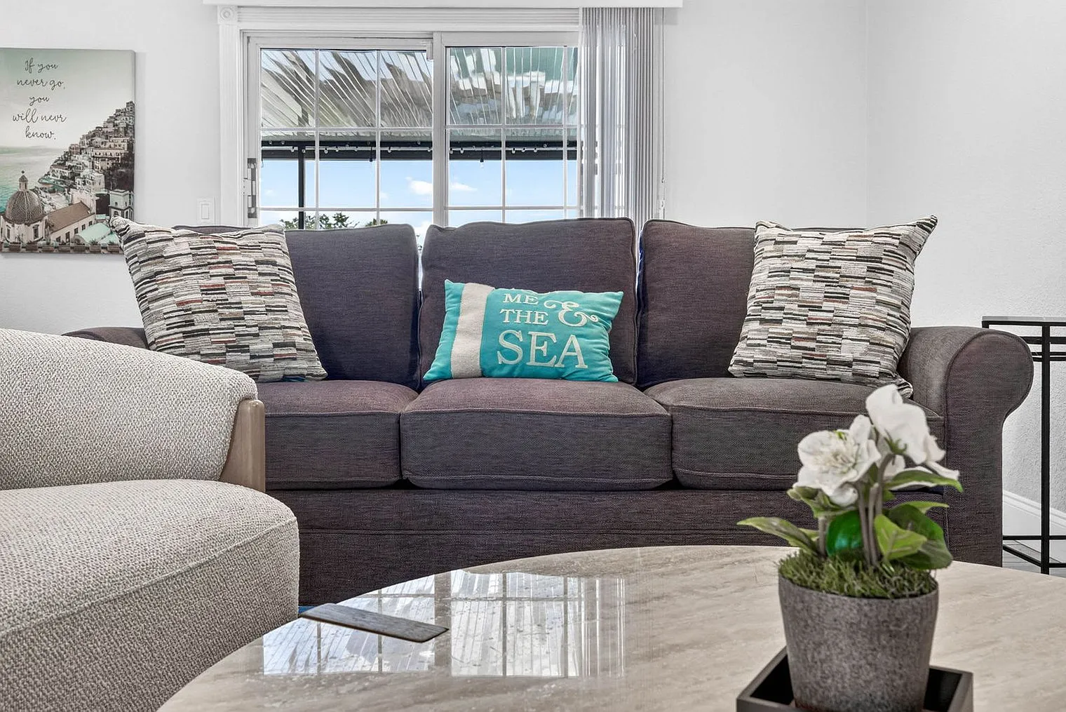 3 bed, 2.0 bath, $9,889 — Photo 3
