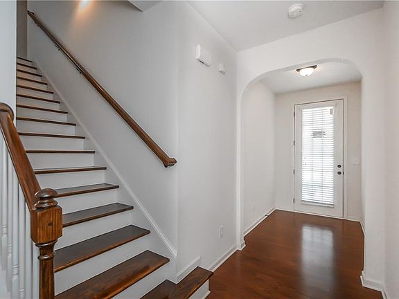 4th image of 3135 Clear View Dr