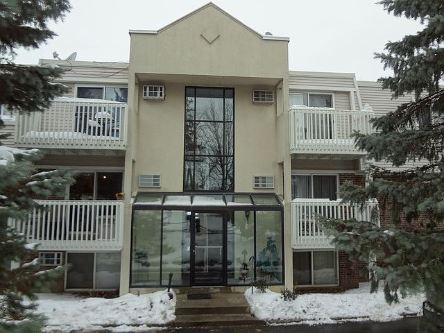 1st image of 213 E Liberty St APT 10