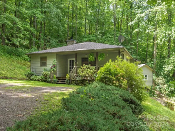 102 Fall Creek Rd, Waynesville, NC 28785