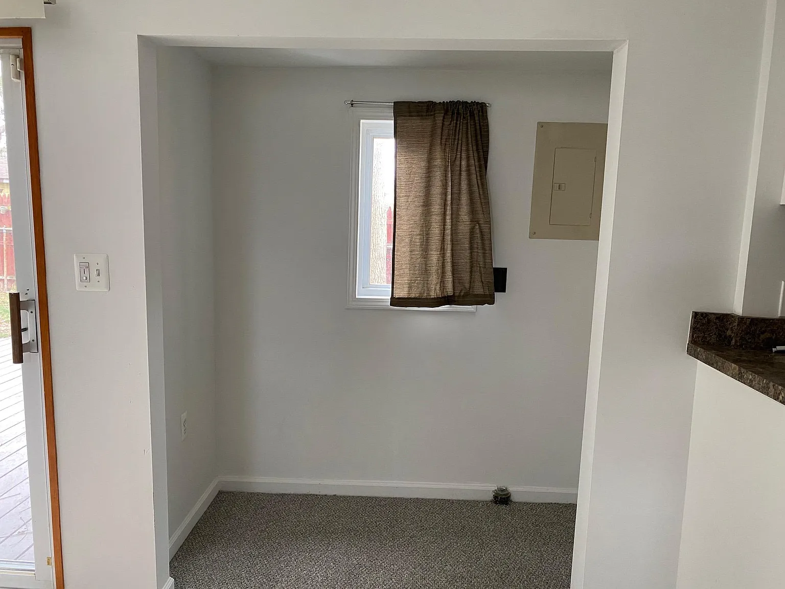 3 bed, 1900 sqft, $2,300 — Photo 2