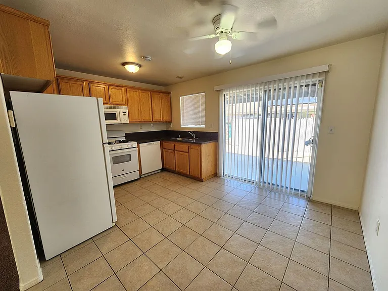 6624 Mariposa Ave — Photo 6