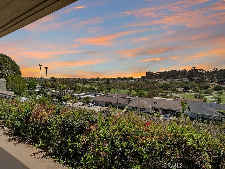 23932 Flores Ave — Photo 3