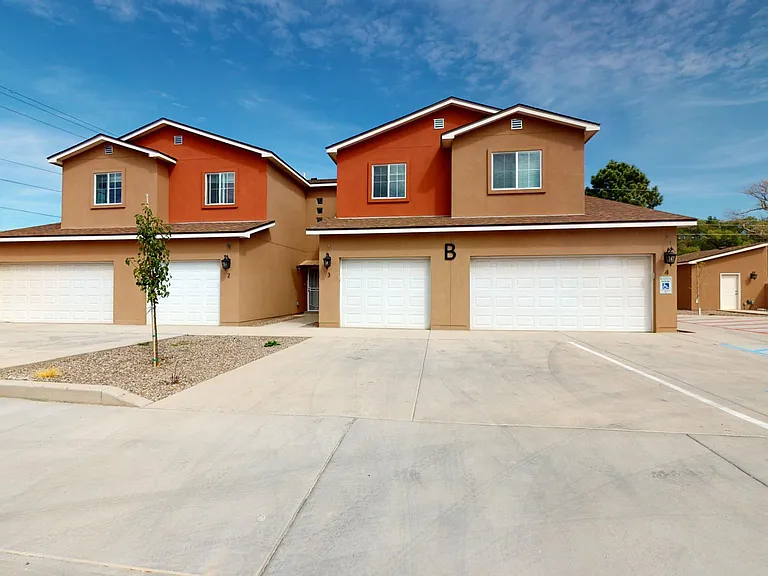 321 Sandia Rd. NW. New construction. Gated community. Excellent location!